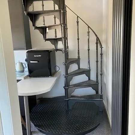 Luxury Small 1 Bed With Stunning Views נארסבורו
