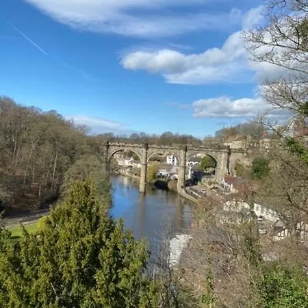 Luxury Small 1 Bed With Stunning Views